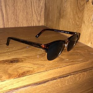 Tommy Hilfiger Wayfarer Sunglasses BRAND NEW‼️